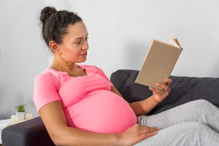 Día del Libro: Cómo la lectura genera un vínculo con tu bebé desde el embarazo