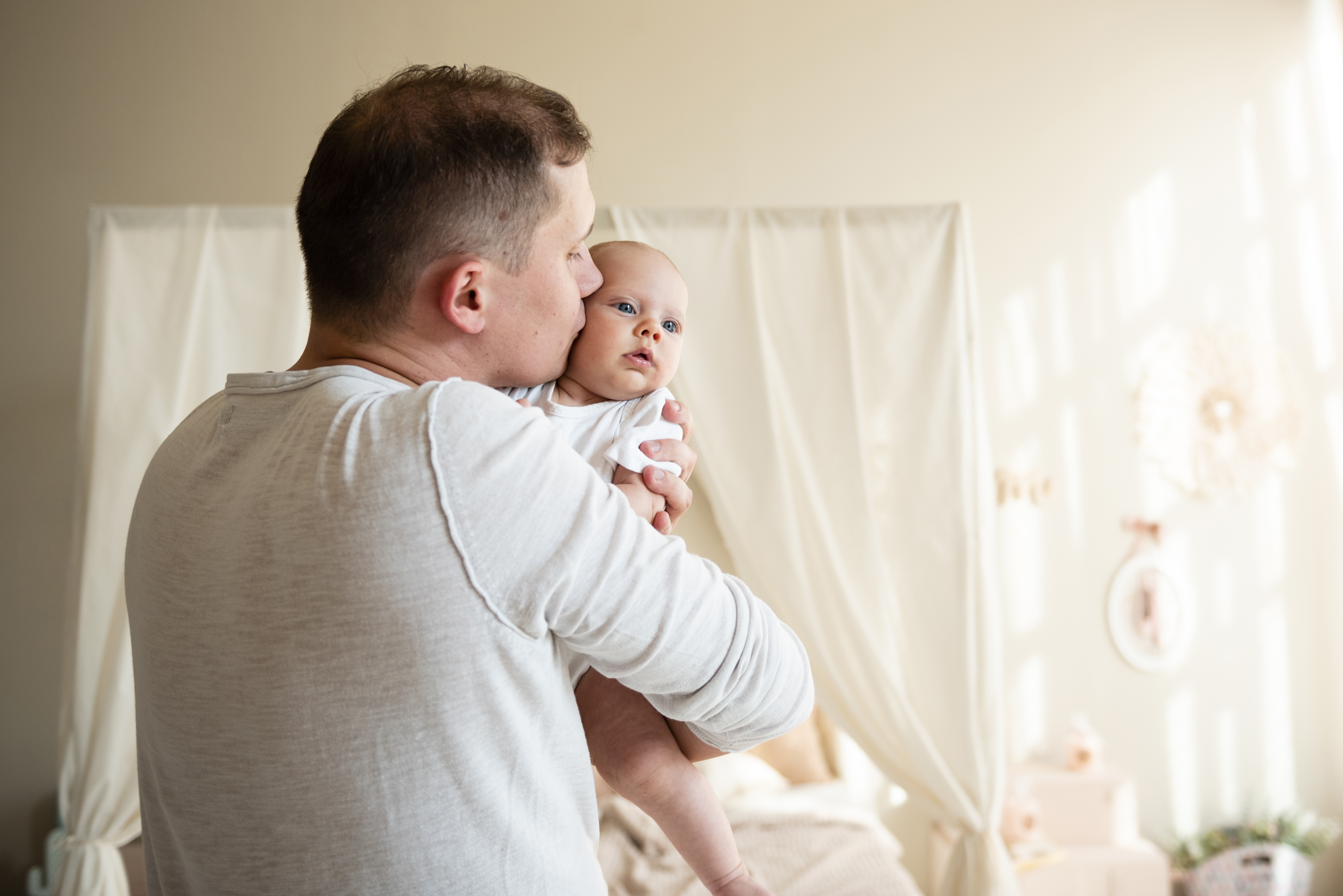 Licencia por paternidad: Conoce el impacto positivo en la salud mental de los padres