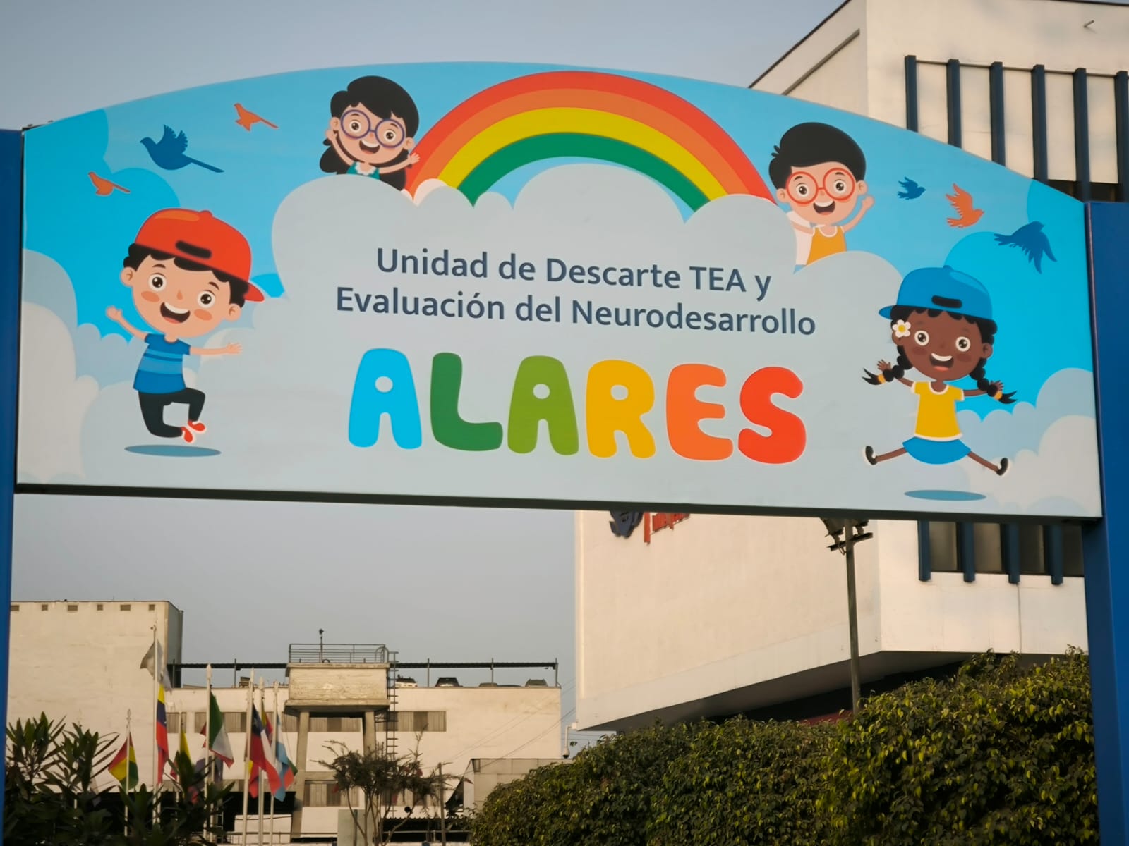 Clínica San Juan de Dios presenta la primera Unidad de Descarte TEA y Evaluación del Neurodesarrollo “ALARES”