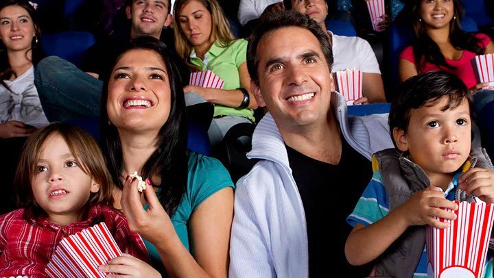 5 BENEFICIOS DE IR AL CINE