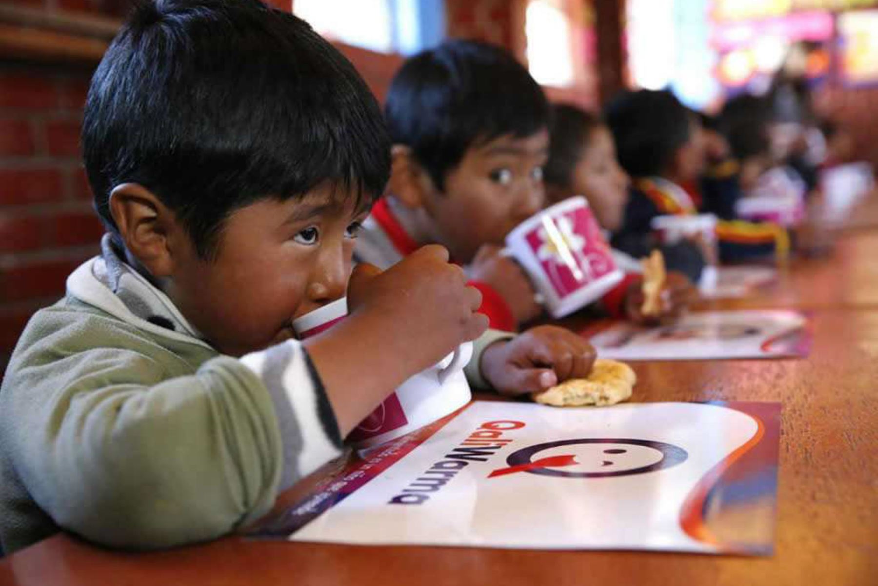 Más de 160 mil niños del programa Qali Warma serán afiliados al Seguro Integral de Salud