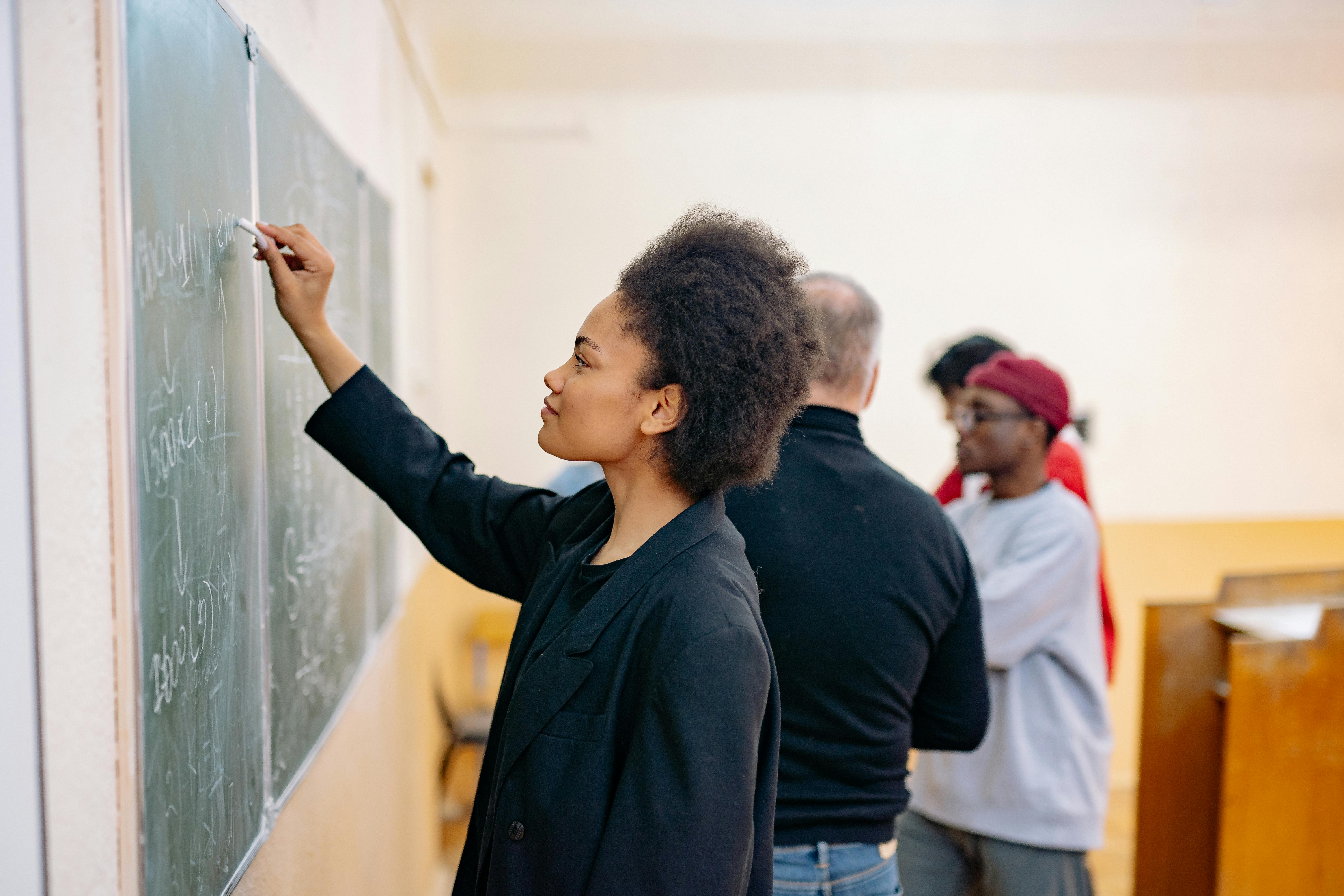 Educación sin límites: Medidas para promover la alfabetización en las comunidades peruanas