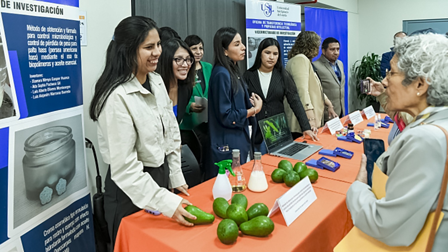 Indecopi reconoce a inventoras peruanas que triunfaron en KIWIE 2024