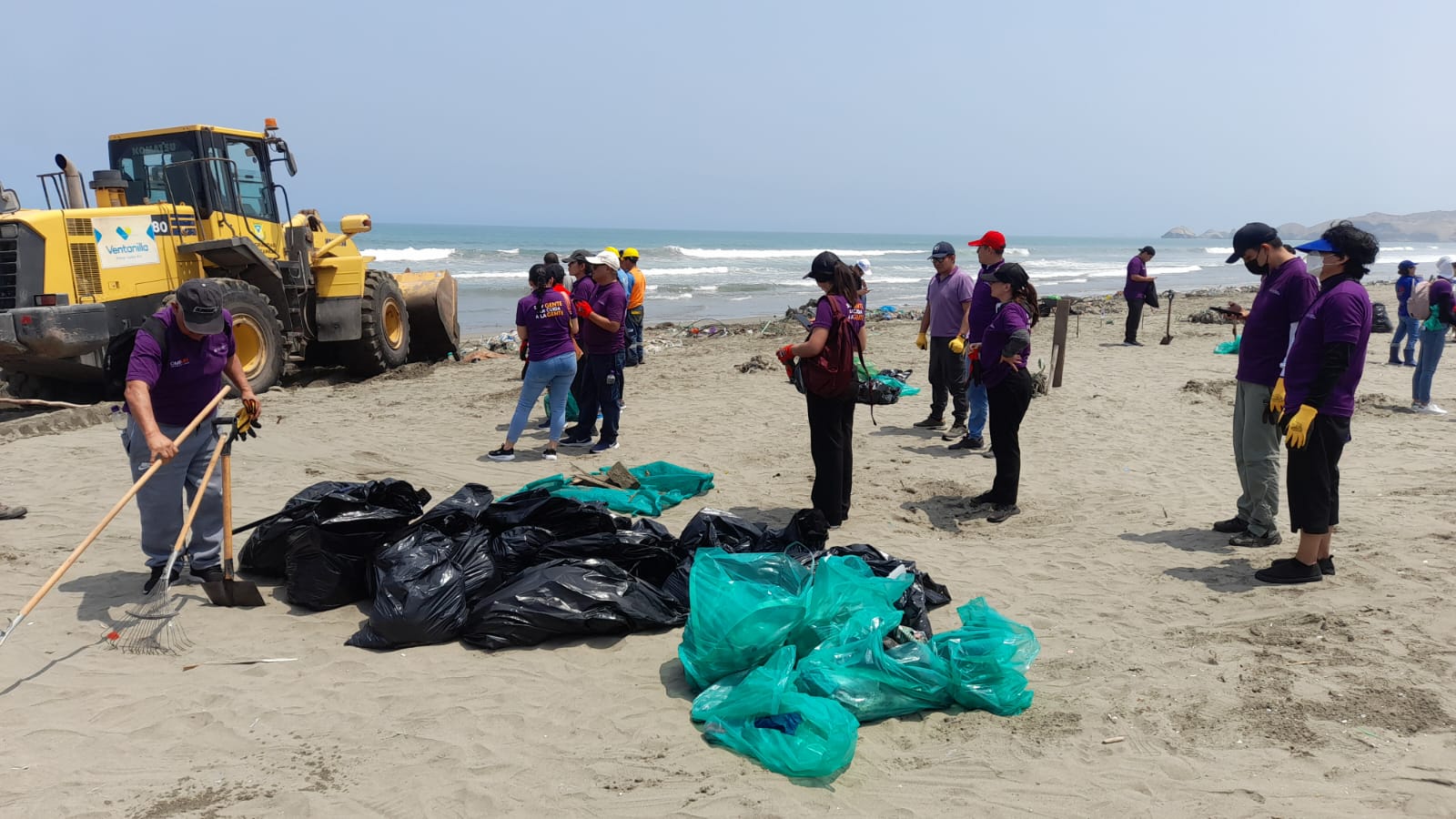 EN EL DIA INTERNACIONAL DE LIMPIEZA DE COSTAS SE RECOGIERON MAS DE 20 TONELADAS DE BASURA MARINA EN LA PLAYA COSTA AZUL