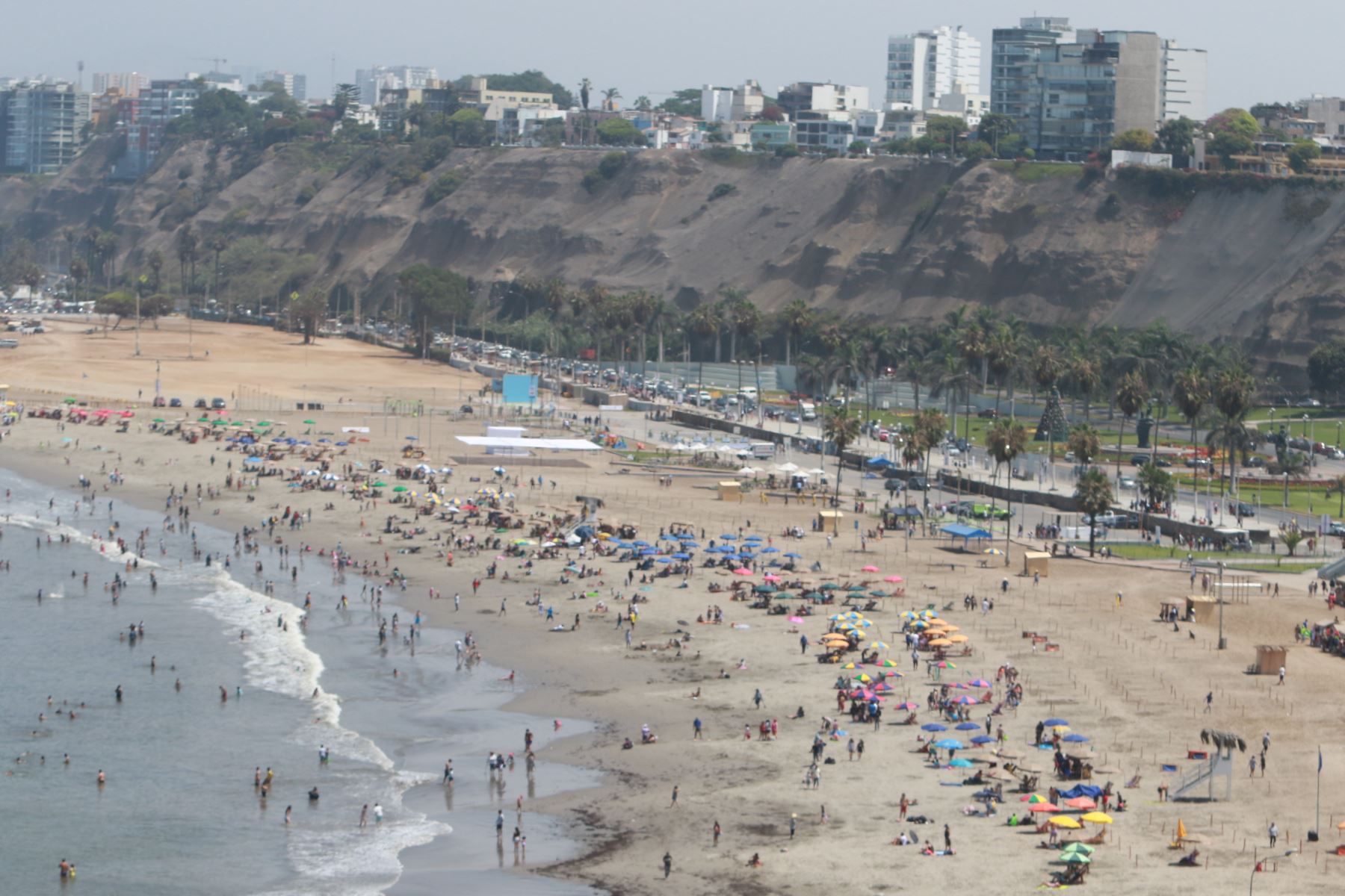 Más de dos horas de exposición al sol podrían causar problemas visuales