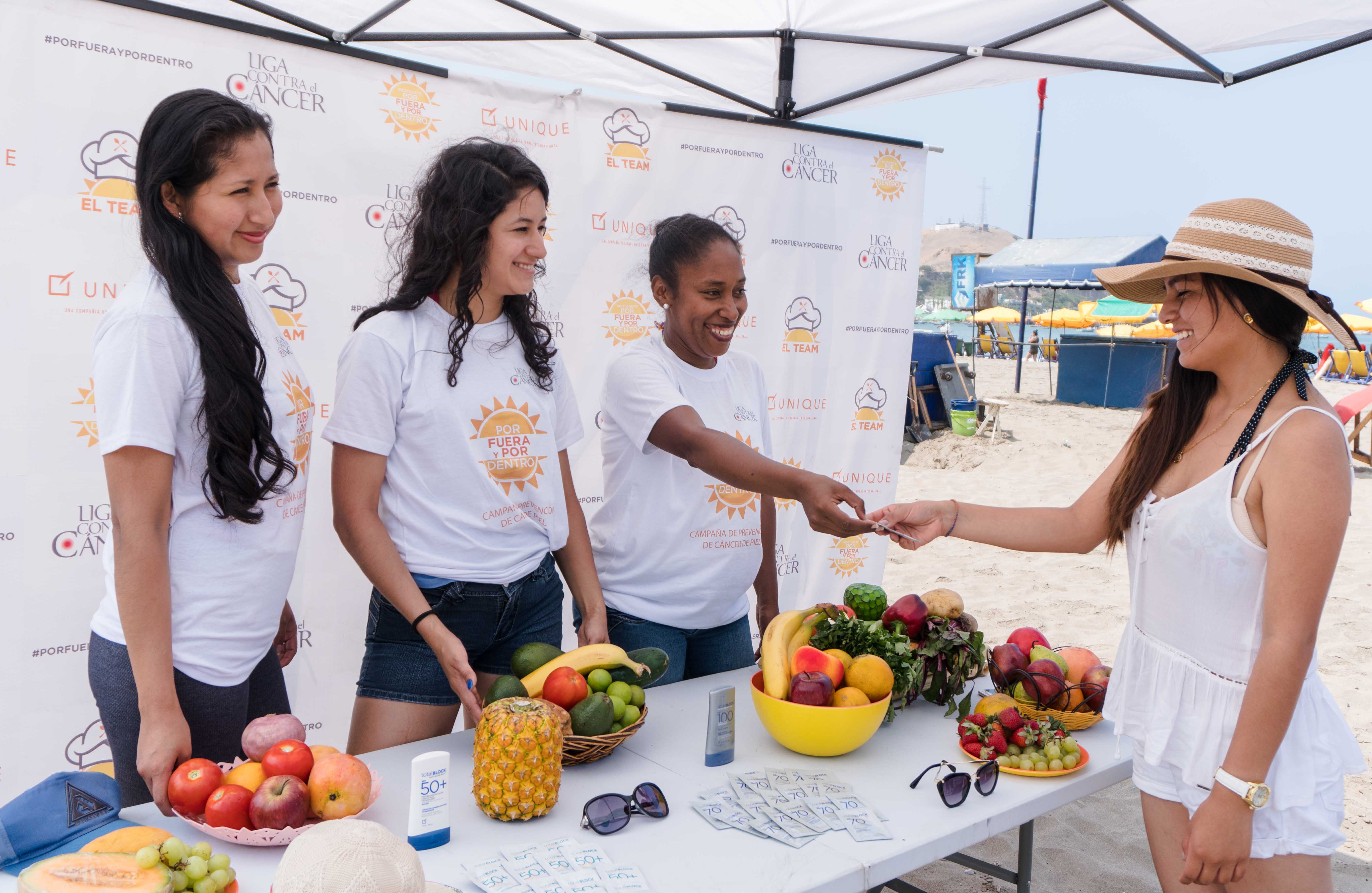 ¡Alerta!: bañistas que celebran año nuevo en playas estarían expuestos a desarrollar cáncer de piel