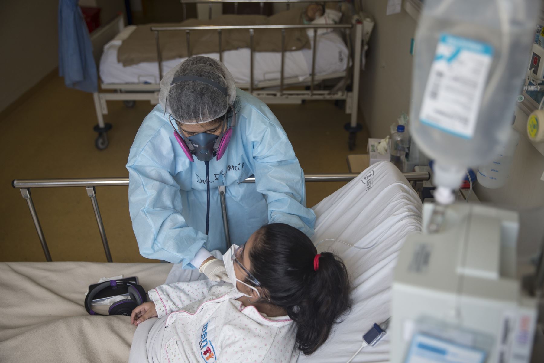 Covid-19: niños internados en UCI permanecen entre 7 y 10 días hasta su recuperación