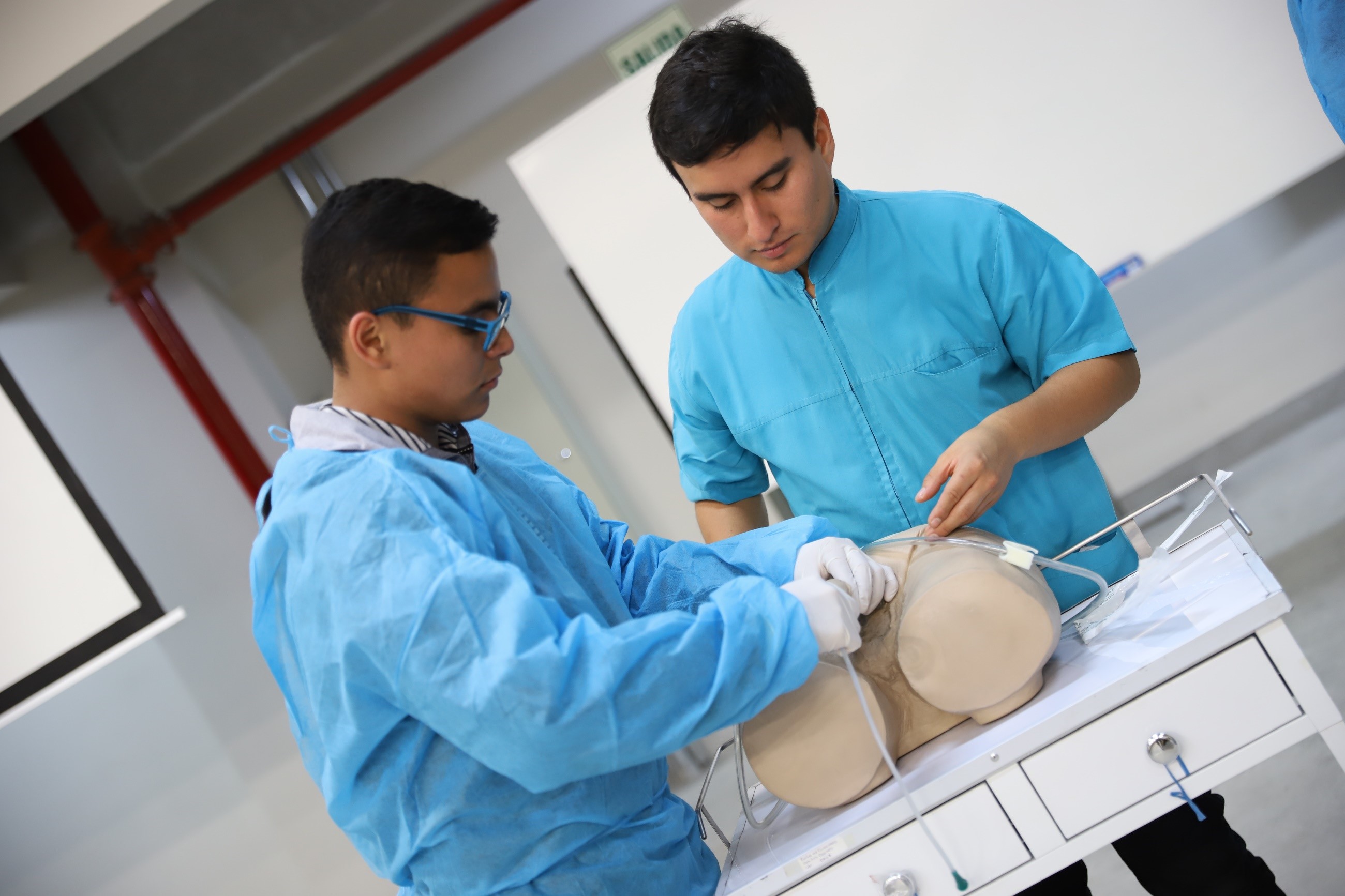 Terminó la etapa escolar ¿Qué carreras puedo estudiar si me gustan las ciencias de la salud y educación