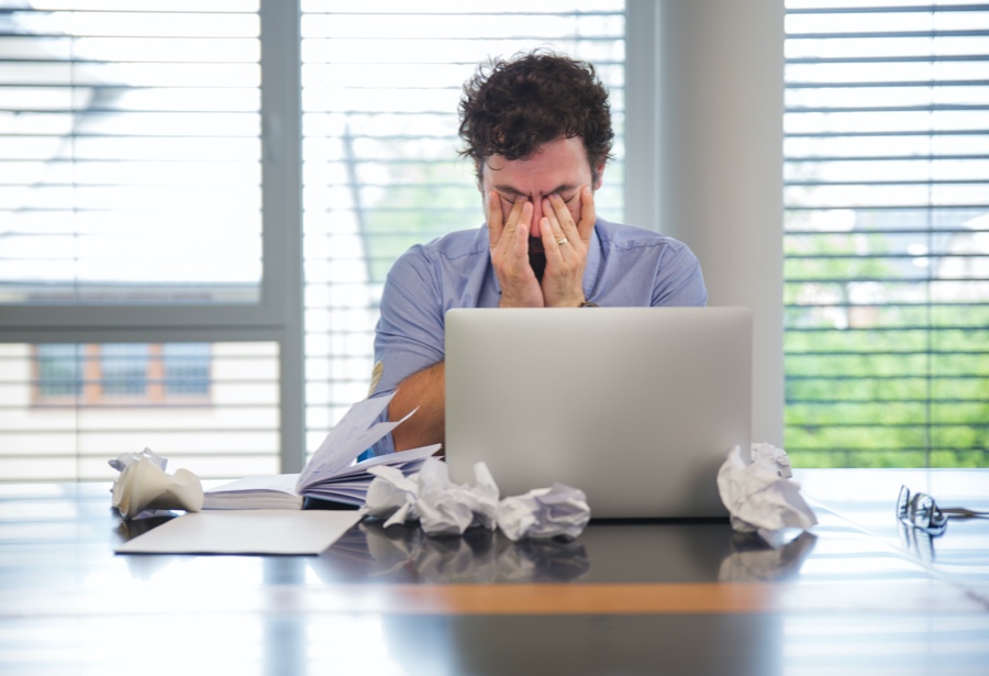 ¿CÓMO GESTIONAR LA ANSIEDAD LABORAL?