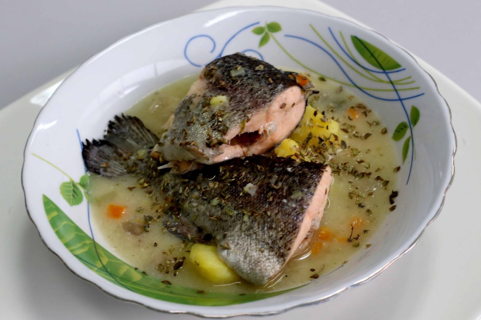 ¿Es recomendable comer pescado de noche?