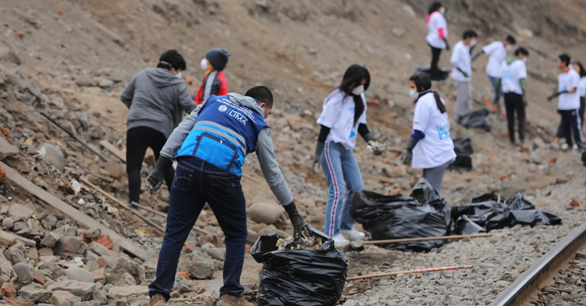 TRABAJADORES DE LA EMPRESA LAMSAC LIMPIARÁN EL RÍO RÍMAC