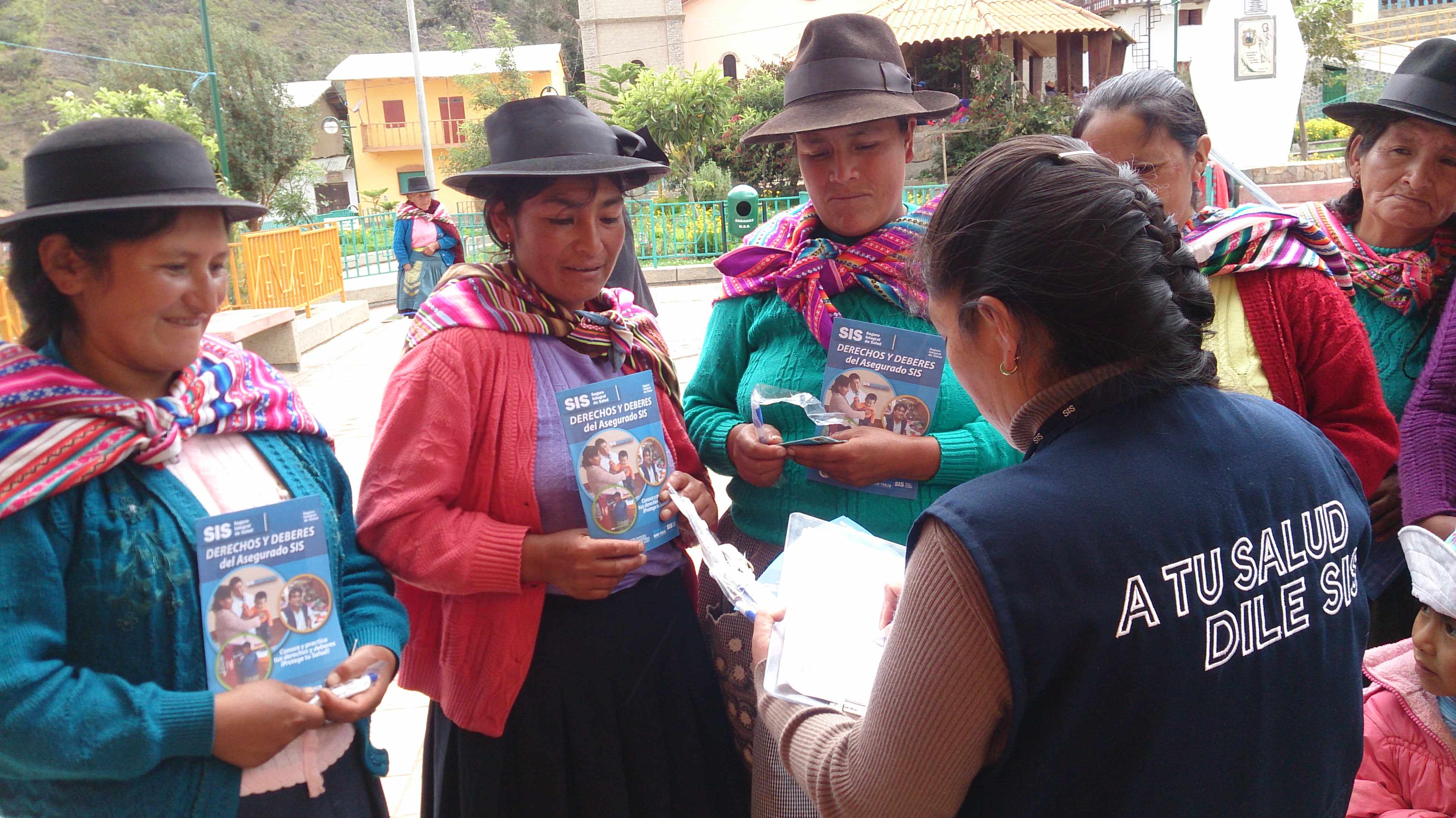 SIS facilita acceso a asegurados en regiones declaradas en emergencia por lluvias para que se atiendan en cualquier establecimiento del primer nivel