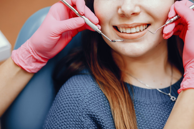 S.O.S: ¿Por qué mis dientes se mueven después de haber usado brackets?