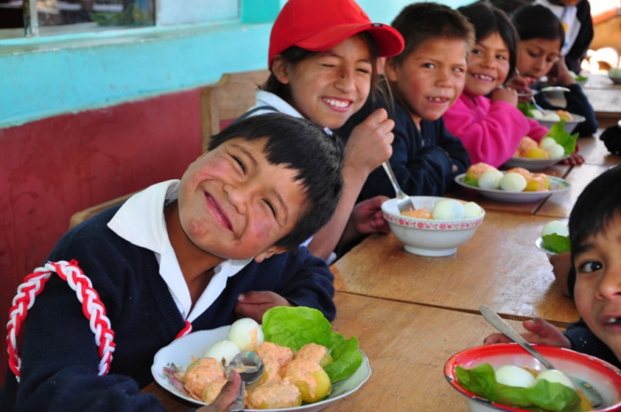 UNA BUENA POLÍTICA DE NUTRICIÓN FAVORECE EL DESARROLLO SOCIAL Y ECONÓMICO DEL PAÍS