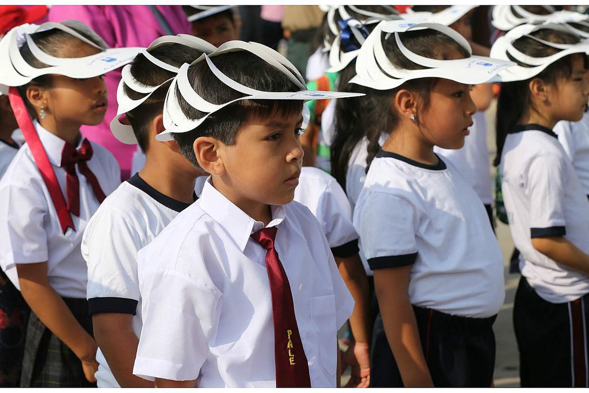 Retorno a clases escolares: Cinco útiles consejos para que tu hijo esté protegido de los rayos solares