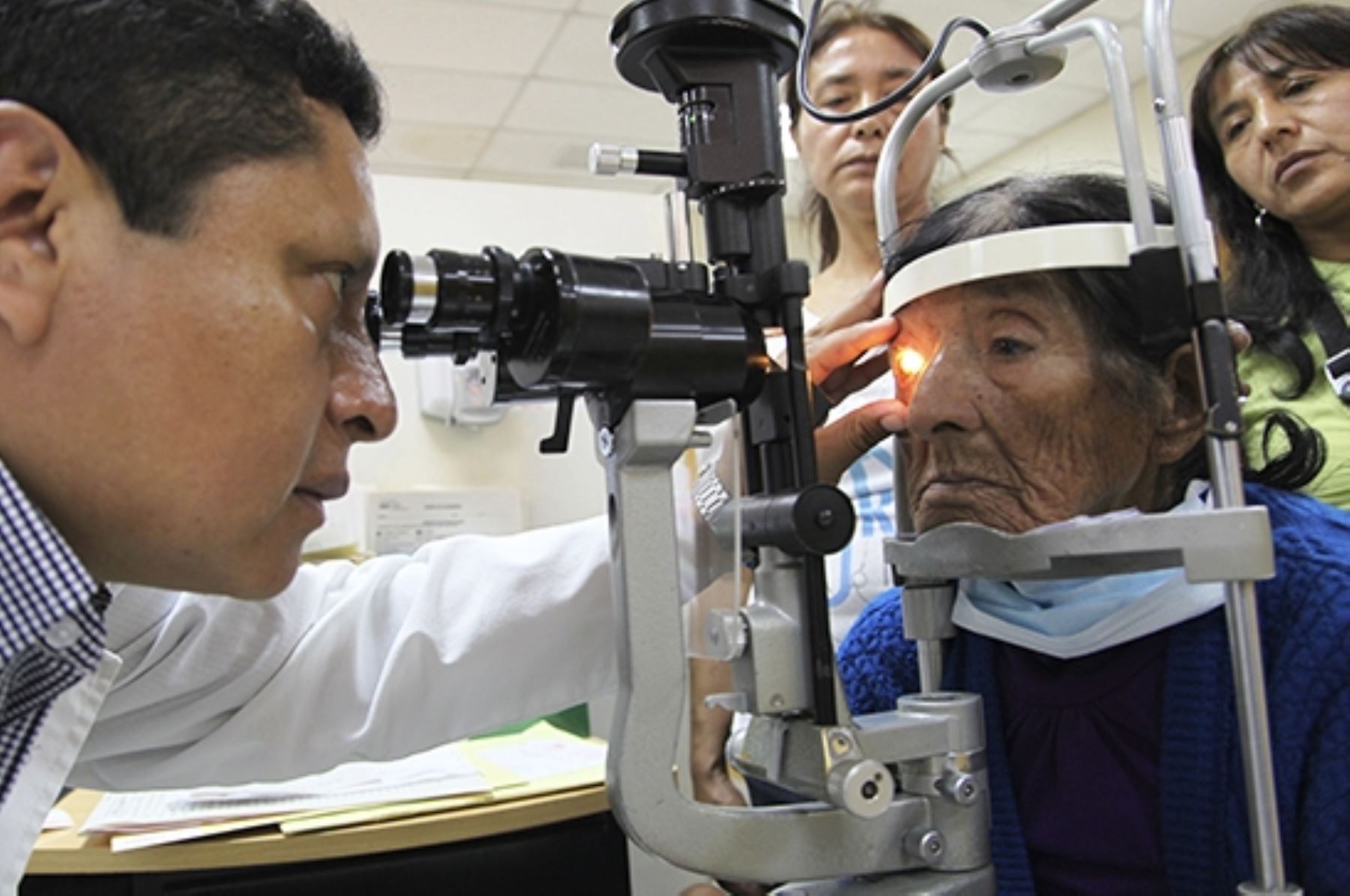 ¿Tiene fotofobia, ojo rojo y migraña? ¡Cuidado! puede tener glaucoma