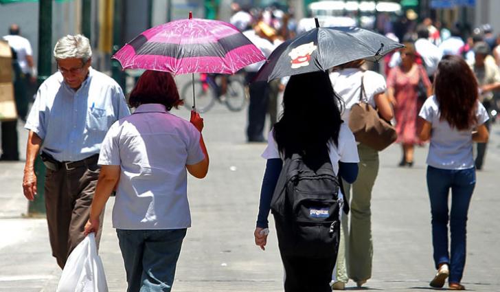 ¡ALERTA! SE INCREMENTA LA TEMPERATURA EN LA ZONA COSTERA CON UN ALTO NIVEL DE RADIACIÓN SOLAR