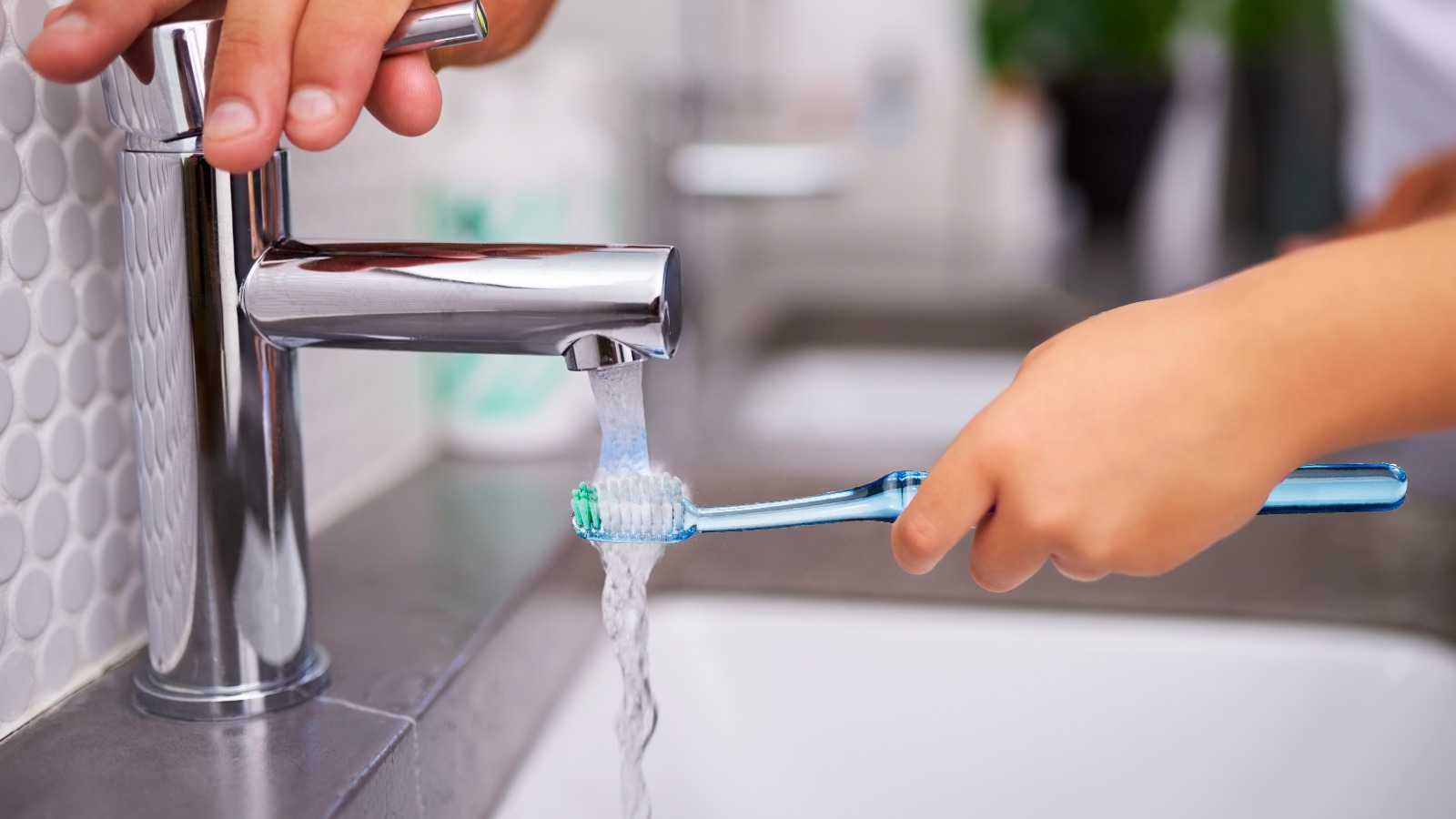 Fenómeno del Niño: Consejos para mantener una buena higiene bucal durante cambios climáticos