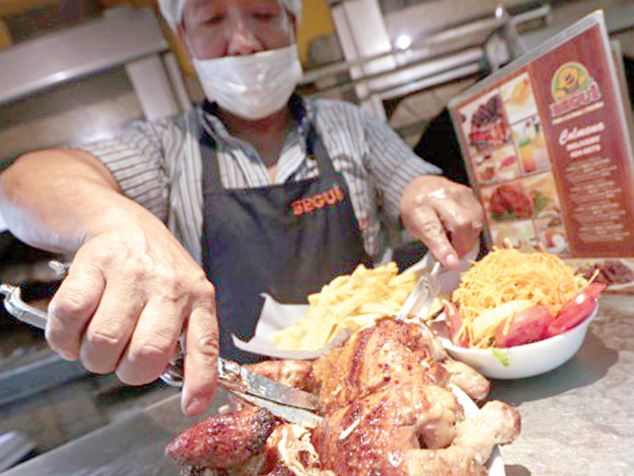 PERUANOS CELEBRAN EL DÍA DEL POLLO A LA BRASA